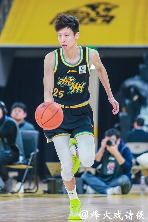 大鸟空砍22+20赵岩昊21分 7人上双广厦胜深圳