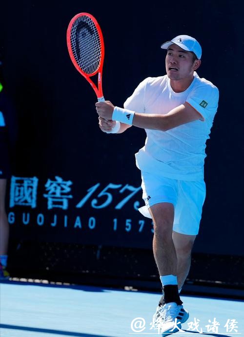 吴易昺鏖战五盘不敌斯皮齐里 止步澳网男单第二轮 吴易昺鏖战五盘不敌斯皮齐里 止步澳网男单第二轮