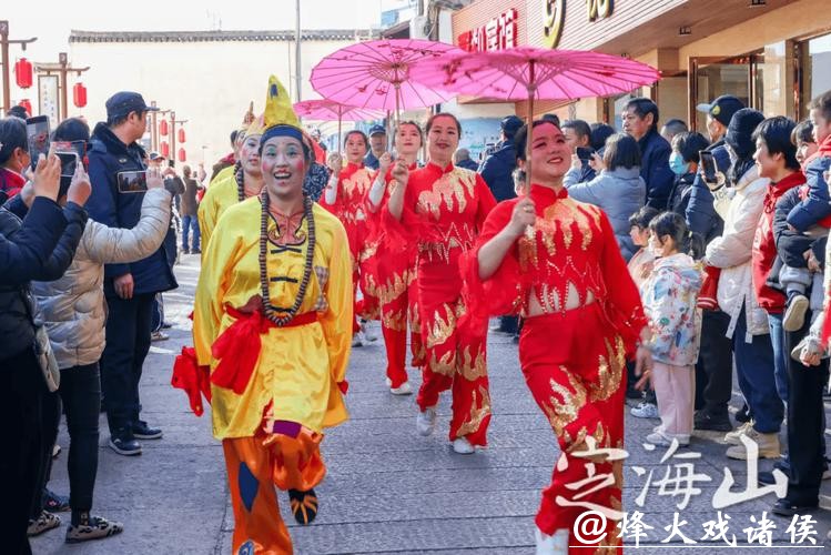 浙江舟山定海举行民间民俗巡游大会 浙江舟山定海举行民间民俗巡游大会